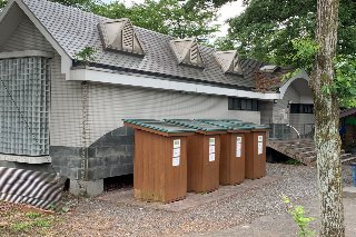 秋川橋河川公園バーベキューランドのトイレです。