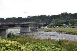 中津川 八菅橋の全景です。