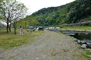 中津川マス釣り場の釣りとバーベキューの出来るエリアです。