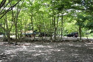 新戸キャンプ場は木々が多いので、お隣が気になりません。