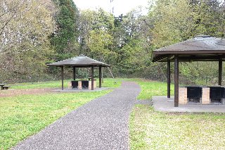 小山内裏公園の「かまど」は複数台ありますので、使用組数が多くても安心です。